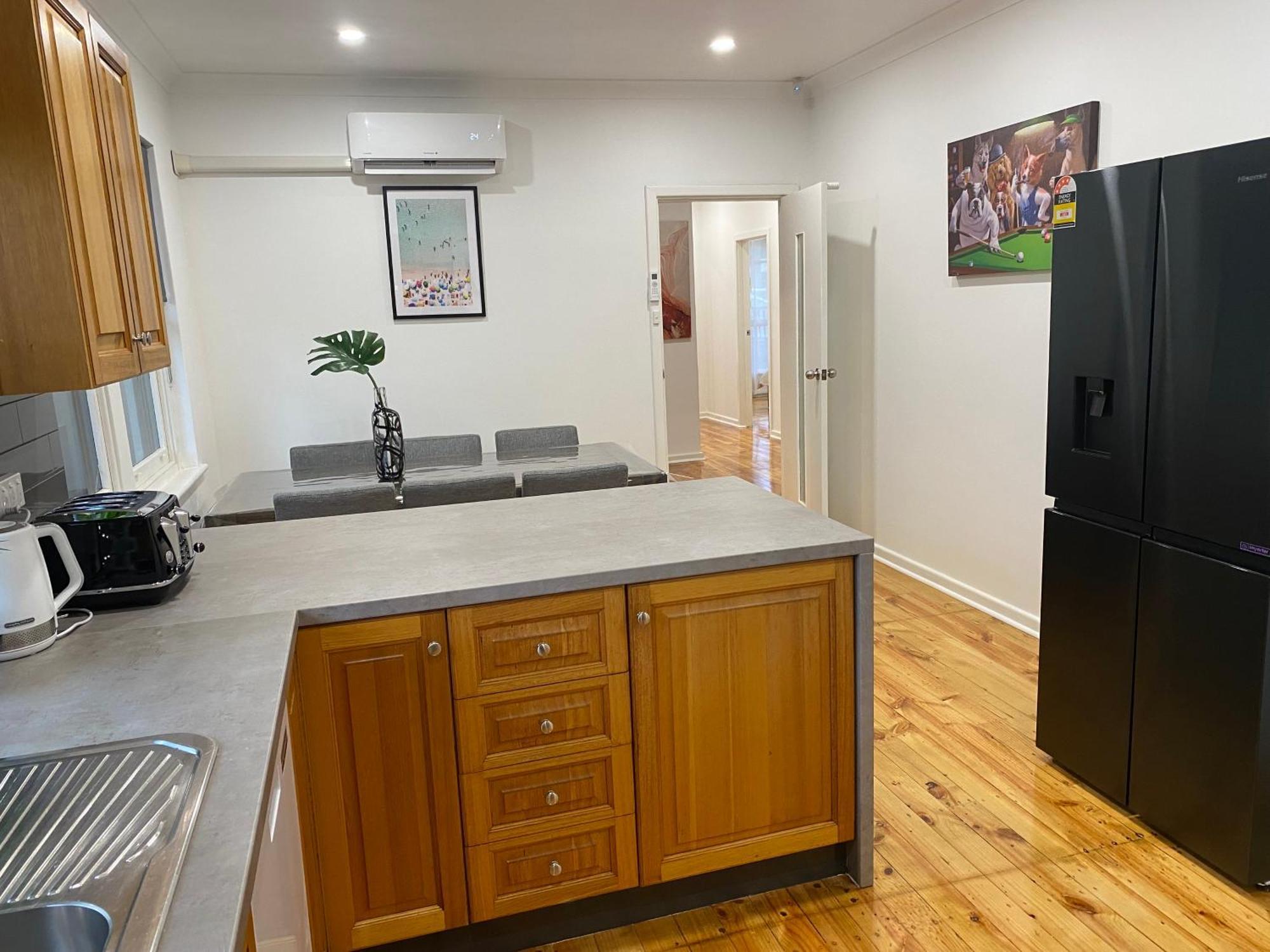 Beautiful 3 Bedrooms Between Airport And Sea Cheltenham