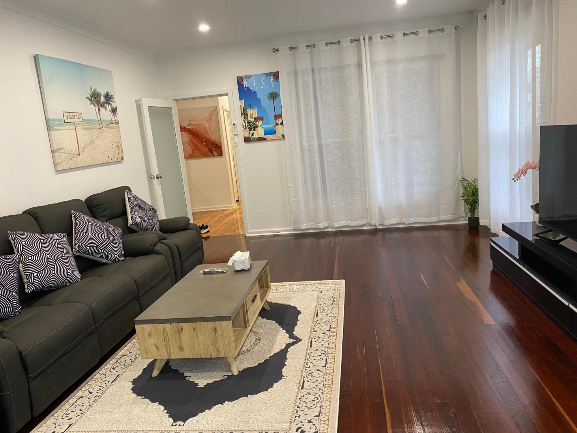 Beautiful 3 Bedrooms Between Airport And Sea Holiday home
