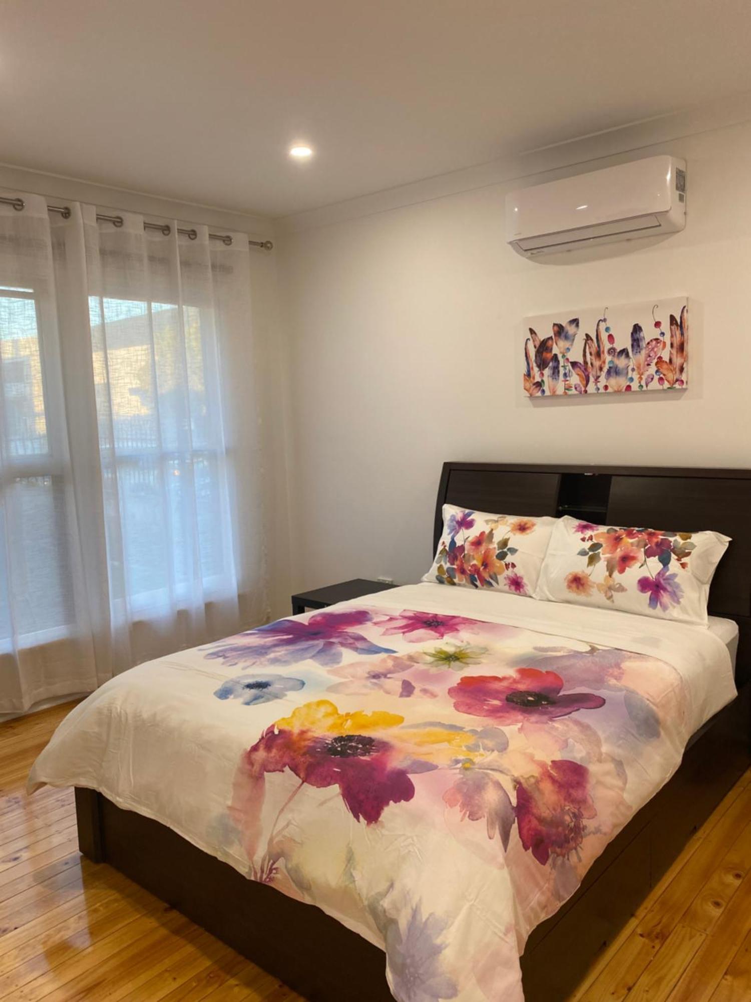 Beautiful 3 Bedrooms Between Airport And Sea Holiday home *