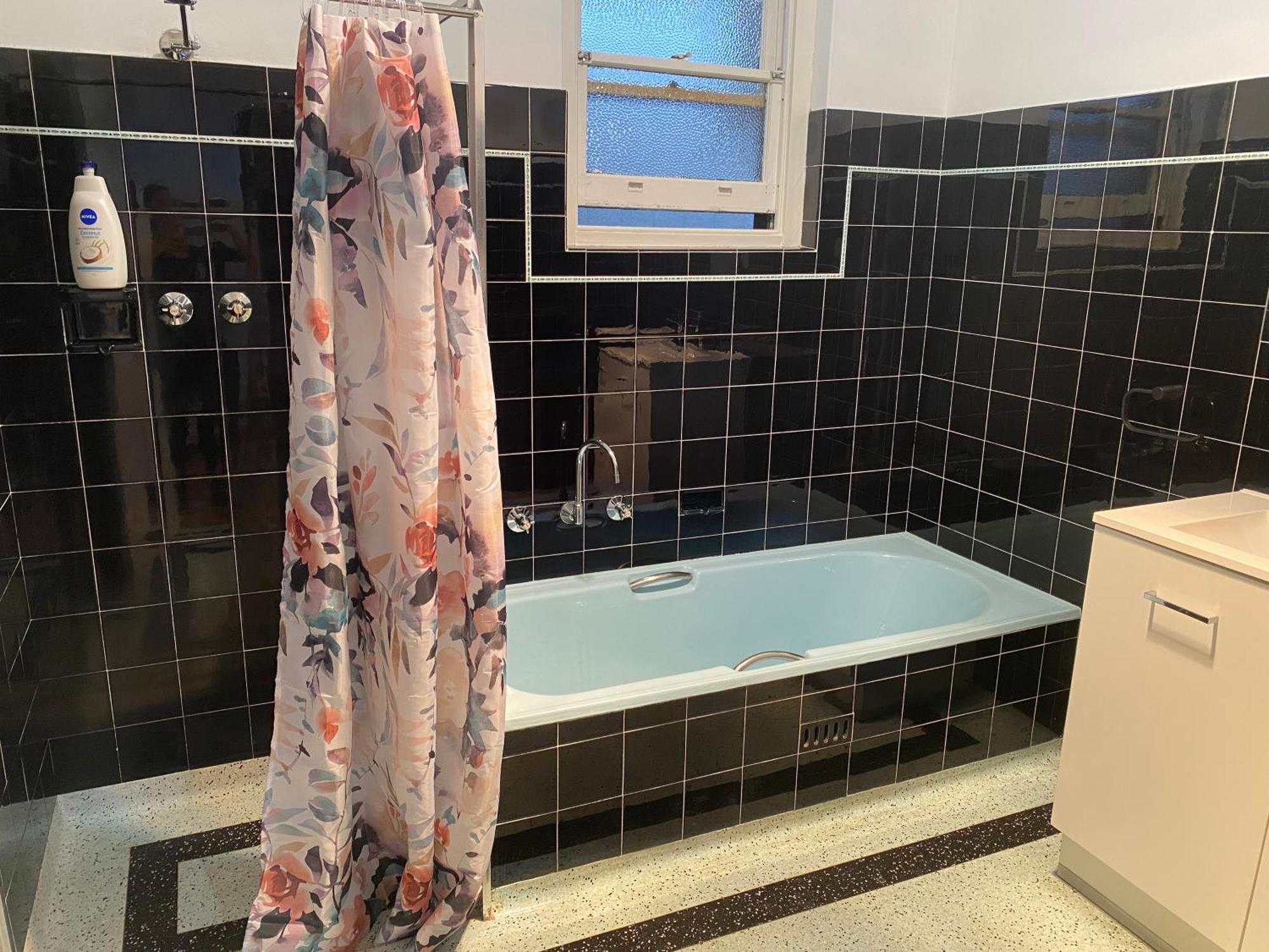 Beautiful 3 Bedrooms Between Airport And Sea *