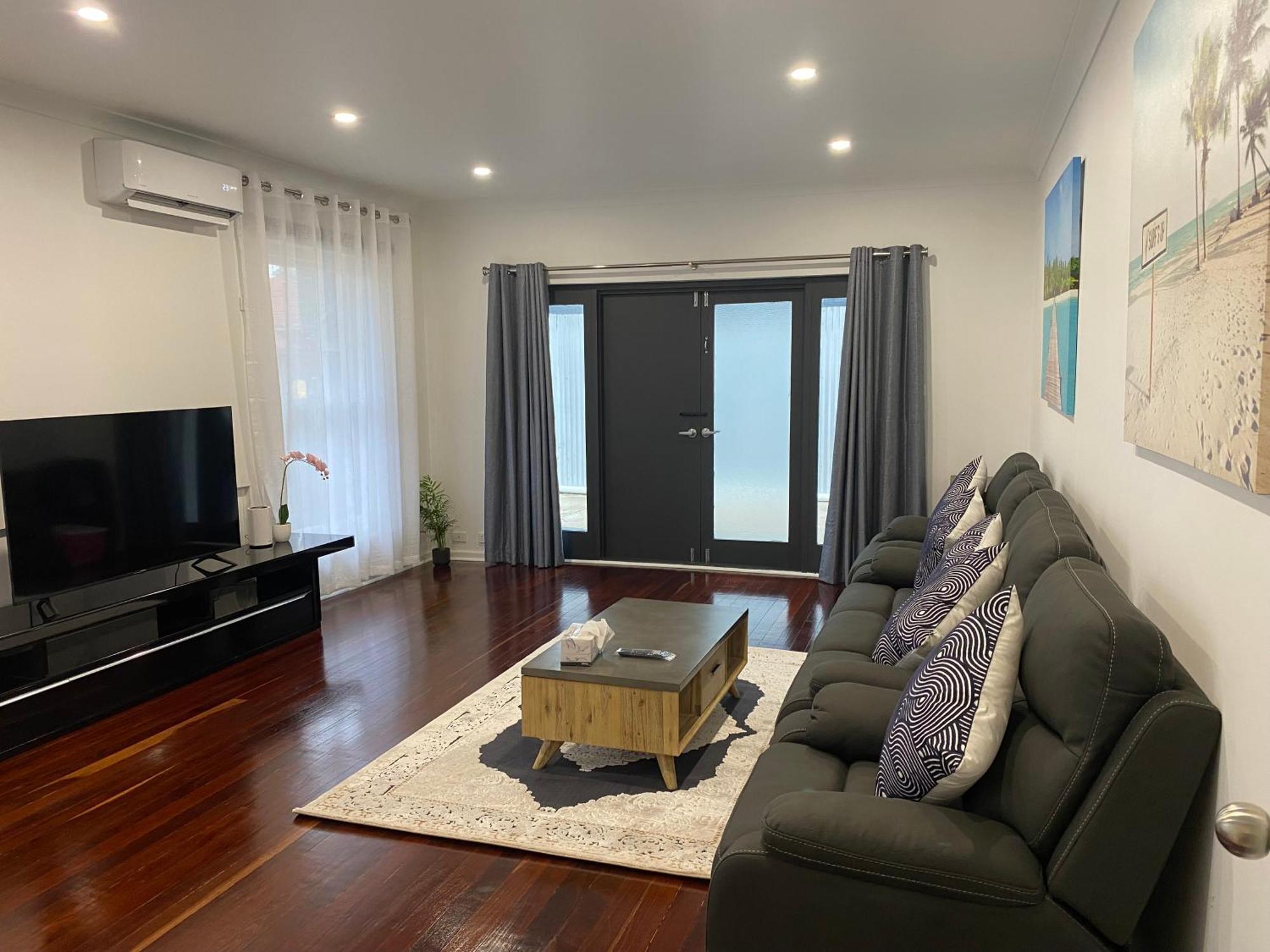 Holiday home Beautiful 3 Bedrooms Between Airport And Sea