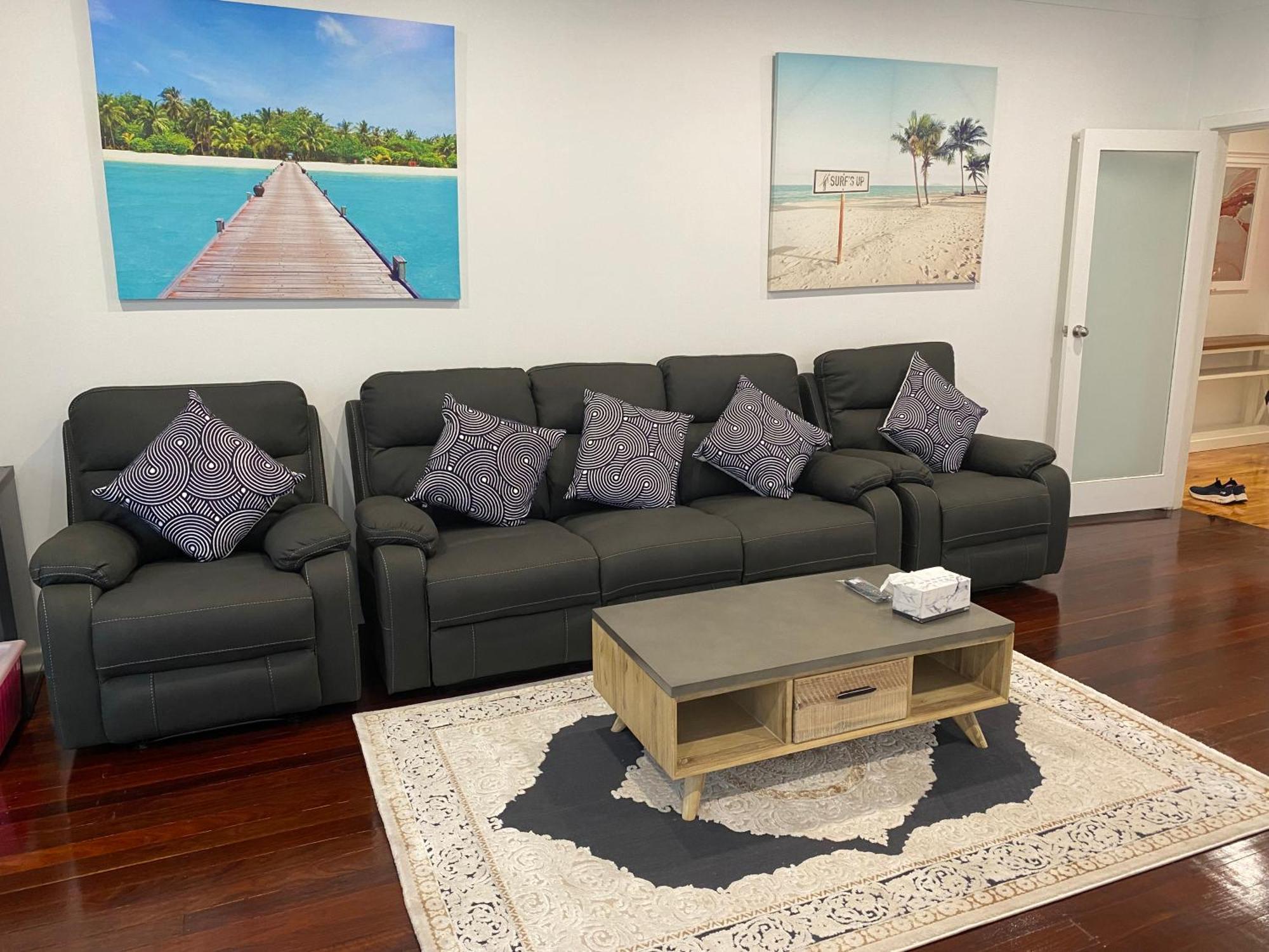 Holiday home Beautiful 3 Bedrooms Between Airport And Sea Cheltenham